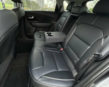 Сірий Кіа Niro, об'ємом двигуна 0 л та пробігом 113 тис. км за 19580 $, фото 19 на Automoto.ua