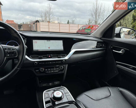Серый Киа Niro, объемом двигателя 0 л и пробегом 118 тыс. км за 19350 $, фото 106 на Automoto.ua