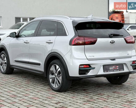Серый Киа Niro, объемом двигателя 0 л и пробегом 126 тыс. км за 21500 $, фото 5 на Automoto.ua