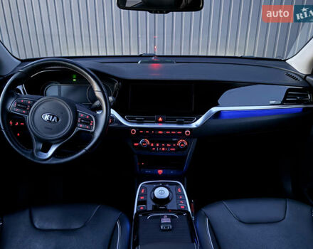 Серый Киа Niro, объемом двигателя 0 л и пробегом 112 тыс. км за 20300 $, фото 36 на Automoto.ua