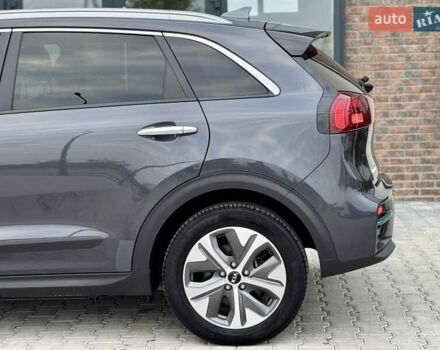 Серый Киа Niro, объемом двигателя 0 л и пробегом 150 тыс. км за 18500 $, фото 28 на Automoto.ua