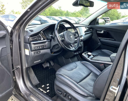 Сірий Кіа Niro, об'ємом двигуна 0 л та пробігом 116 тис. км за 21800 $, фото 1 на Automoto.ua