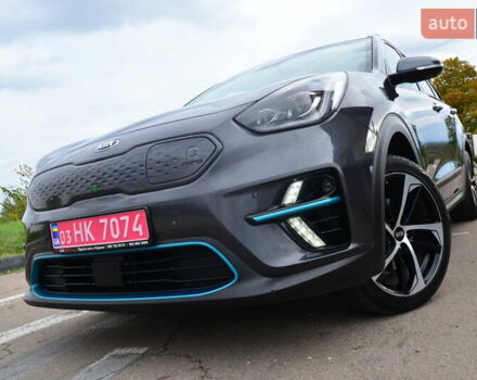 Серый Киа Niro, объемом двигателя 0 л и пробегом 77 тыс. км за 19950 $, фото 5 на Automoto.ua