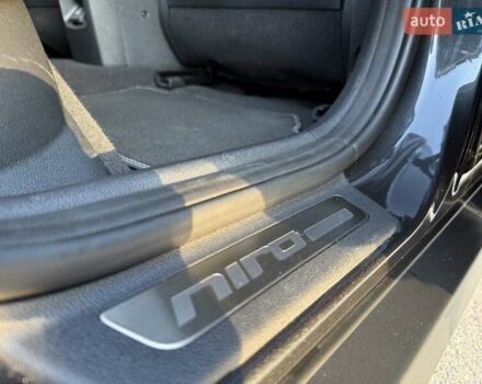 Серый Киа Niro, объемом двигателя 0 л и пробегом 57 тыс. км за 23299 $, фото 49 на Automoto.ua