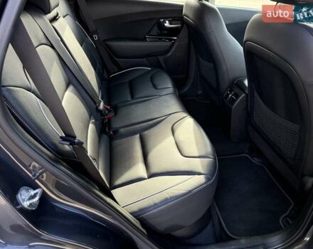 Серый Киа Niro, объемом двигателя 0 л и пробегом 124 тыс. км за 18950 $, фото 10 на Automoto.ua