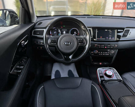 Серый Киа Niro, объемом двигателя 0 л и пробегом 142 тыс. км за 17700 $, фото 38 на Automoto.ua