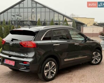 Серый Киа Niro, объемом двигателя 0 л и пробегом 125 тыс. км за 18950 $, фото 19 на Automoto.ua