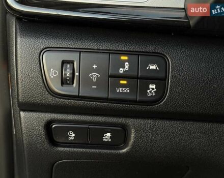 Сірий Кіа Niro, об'ємом двигуна 0 л та пробігом 135 тис. км за 17500 $, фото 44 на Automoto.ua