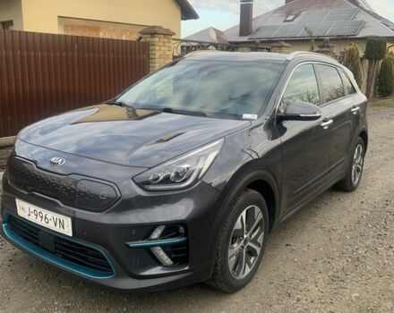 Серый Киа Niro, объемом двигателя 0 л и пробегом 139 тыс. км за 18800 $, фото 3 на Automoto.ua