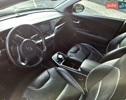Сірий Кіа Niro, об'ємом двигуна 0 л та пробігом 126 тис. км за 20900 $, фото 15 на Automoto.ua