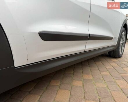 Сірий Кіа Niro, об'ємом двигуна 0 л та пробігом 71 тис. км за 21999 $, фото 20 на Automoto.ua