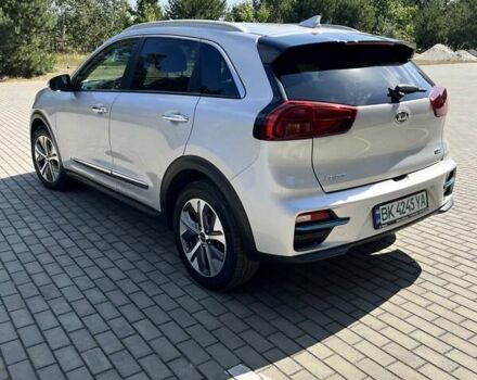 Серый Киа Niro, объемом двигателя 0 л и пробегом 112 тыс. км за 18900 $, фото 3 на Automoto.ua