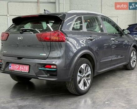 Сірий Кіа Niro, об'ємом двигуна 0 л та пробігом 114 тис. км за 18329 $, фото 6 на Automoto.ua