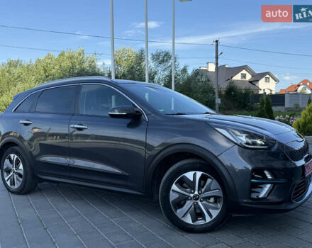 Серый Киа Niro, объемом двигателя 0 л и пробегом 85 тыс. км за 18999 $, фото 2 на Automoto.ua