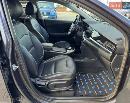 Серый Киа Niro, объемом двигателя 0 л и пробегом 142 тыс. км за 18900 $, фото 21 на Automoto.ua