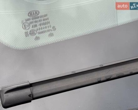 Сірий Кіа Niro, об'ємом двигуна 0 л та пробігом 118 тис. км за 19300 $, фото 62 на Automoto.ua