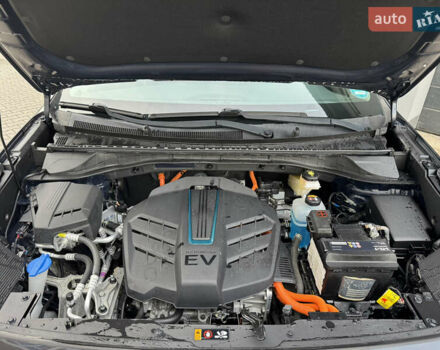 Серый Киа Niro, объемом двигателя 0 л и пробегом 156 тыс. км за 18500 $, фото 49 на Automoto.ua