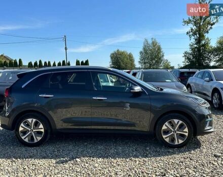 Серый Киа Niro, объемом двигателя 0 л и пробегом 97 тыс. км за 23200 $, фото 23 на Automoto.ua