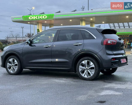 Серый Киа Niro, объемом двигателя 0 л и пробегом 165 тыс. км за 18000 $, фото 6 на Automoto.ua