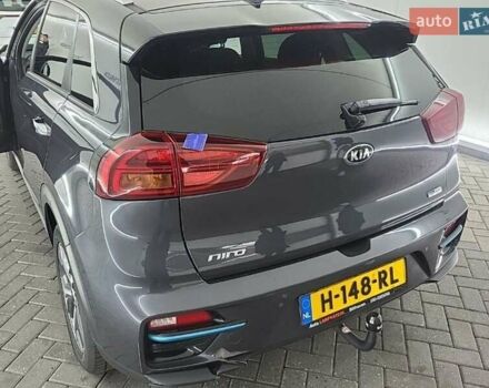 Серый Киа Niro, объемом двигателя 0 л и пробегом 160 тыс. км за 18950 $, фото 2 на Automoto.ua