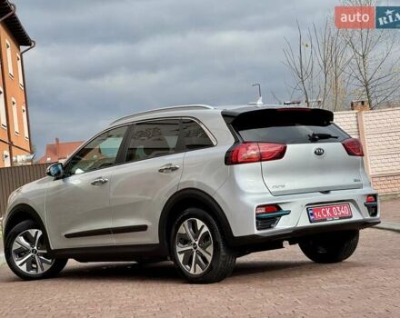 Сірий Кіа Niro, об'ємом двигуна 0 л та пробігом 118 тис. км за 19300 $, фото 24 на Automoto.ua