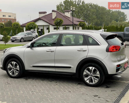Сірий Кіа Niro, об'ємом двигуна 0 л та пробігом 63 тис. км за 20899 $, фото 22 на Automoto.ua
