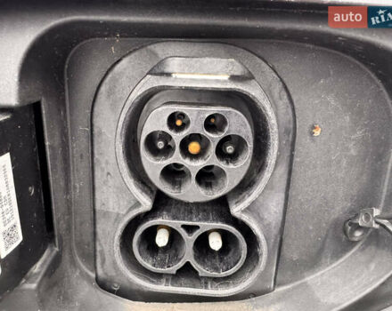 Серый Киа Niro, объемом двигателя 0 л и пробегом 77 тыс. км за 19500 $, фото 12 на Automoto.ua