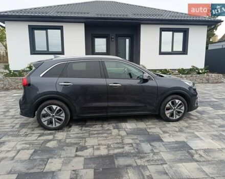 Сірий Кіа Niro, об'ємом двигуна 0 л та пробігом 135 тис. км за 19700 $, фото 6 на Automoto.ua