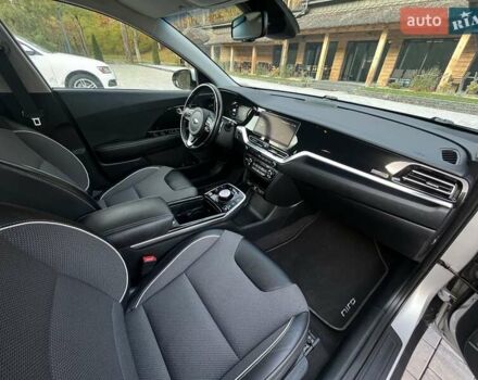 Серый Киа Niro, объемом двигателя 0 л и пробегом 72 тыс. км за 19750 $, фото 36 на Automoto.ua