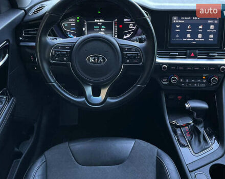 Серый Киа Niro, объемом двигателя 1.58 л и пробегом 67 тыс. км за 22600 $, фото 35 на Automoto.ua