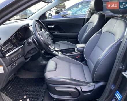 Серый Киа Niro, объемом двигателя 0 л и пробегом 101 тыс. км за 21300 $, фото 27 на Automoto.ua