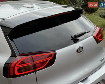 Серый Киа Niro, объемом двигателя 0 л и пробегом 118 тыс. км за 19350 $, фото 26 на Automoto.ua