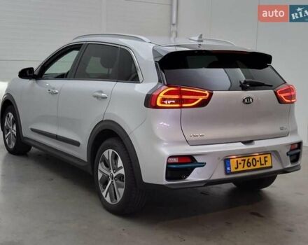 Сірий Кіа Niro, об'ємом двигуна 0 л та пробігом 118 тис. км за 19999 $, фото 3 на Automoto.ua