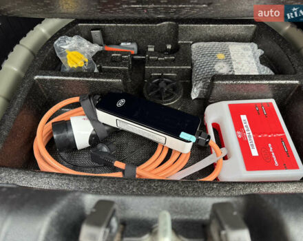 Серый Киа Niro, объемом двигателя 0 л и пробегом 118 тыс. км за 19350 $, фото 138 на Automoto.ua