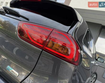 Сірий Кіа Niro, об'ємом двигуна 0 л та пробігом 70 тис. км за 19999 $, фото 38 на Automoto.ua