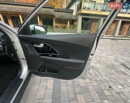 Серый Киа Niro, объемом двигателя 0 л и пробегом 72 тыс. км за 19750 $, фото 46 на Automoto.ua