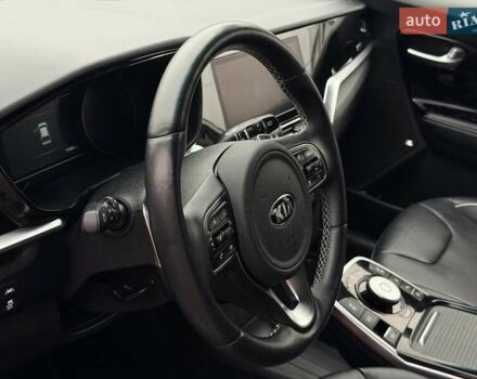 Сірий Кіа Niro, об'ємом двигуна 0 л та пробігом 71 тис. км за 21999 $, фото 41 на Automoto.ua