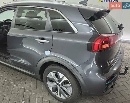 Серый Киа Niro, объемом двигателя 0 л и пробегом 160 тыс. км за 18950 $, фото 5 на Automoto.ua
