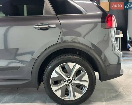 Сірий Кіа Niro, об'ємом двигуна 0 л та пробігом 155 тис. км за 18800 $, фото 6 на Automoto.ua