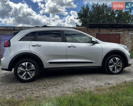 Сірий Кіа Niro, об'ємом двигуна 0 л та пробігом 108 тис. км за 19100 $, фото 30 на Automoto.ua