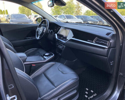 Сірий Кіа Niro, об'ємом двигуна 0 л та пробігом 116 тис. км за 21800 $, фото 107 на Automoto.ua