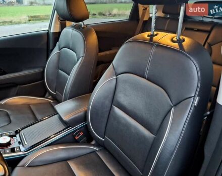 Серый Киа Niro, объемом двигателя 0 л и пробегом 150 тыс. км за 19300 $, фото 19 на Automoto.ua