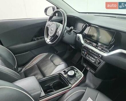 Серый Киа Niro, объемом двигателя 0 л и пробегом 160 тыс. км за 18950 $, фото 8 на Automoto.ua