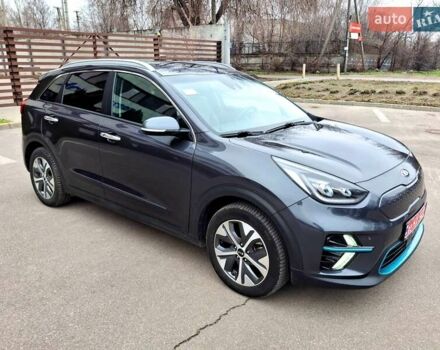 Серый Киа Niro, объемом двигателя 0 л и пробегом 115 тыс. км за 20300 $, фото 3 на Automoto.ua