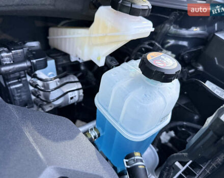 Серый Киа Niro, объемом двигателя 0 л и пробегом 165 тыс. км за 18000 $, фото 44 на Automoto.ua