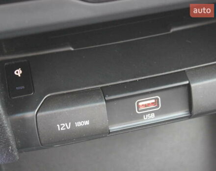 Сірий Кіа Niro, об'ємом двигуна 0 л та пробігом 74 тис. км за 19990 $, фото 44 на Automoto.ua