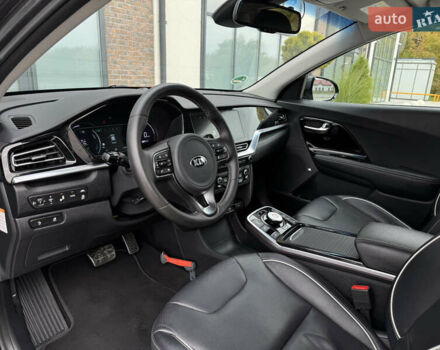 Серый Киа Niro, объемом двигателя 0 л и пробегом 139 тыс. км за 18900 $, фото 4 на Automoto.ua