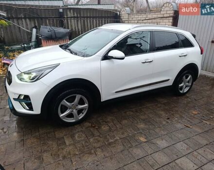 Сірий Кіа Niro, об'ємом двигуна 0 л та пробігом 135 тис. км за 19700 $, фото 12 на Automoto.ua