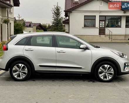 Сірий Кіа Niro, об'ємом двигуна 0 л та пробігом 63 тис. км за 20899 $, фото 13 на Automoto.ua