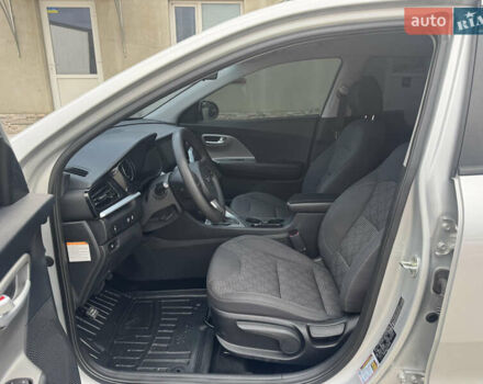 Киа Niro 2020 в Луцке на Automoto.ua Серый Киа Niro, объемом двигателя 1.58 л и пробегом 241 тыс. км за 14600 $, фото 12 на Automoto.ua